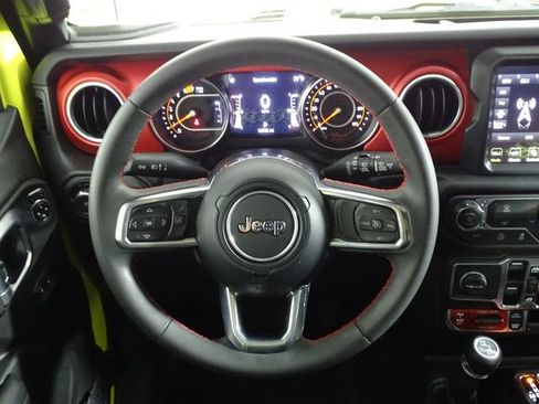Used 2023 Jeep Wrangler Unlimited Rubicon AWD/4WD image 16