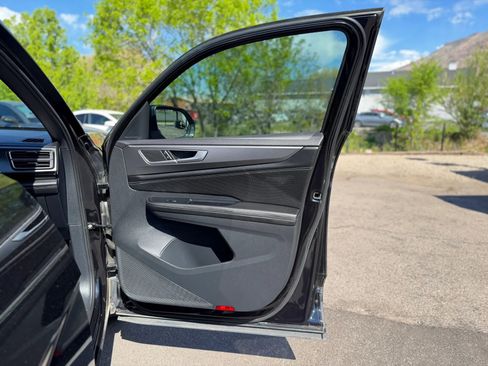 Used 2024 Volkswagen Atlas Cross Sport SE image 10