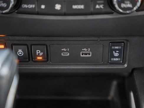 Used 2023 Nissan Frontier SV w/ SV Premium Package image 30