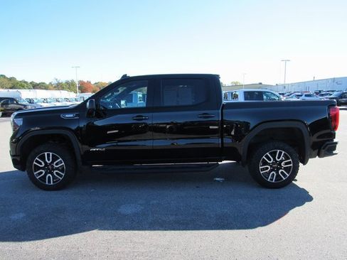 Used 2024 GMC Sierra 1500 AT4 w/ Technology Package image 2