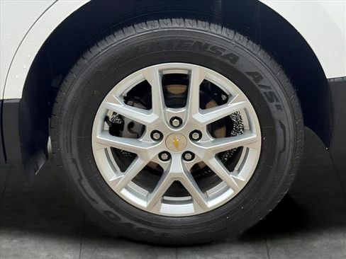 Used 2022 Chevrolet Equinox LT w/ Driver Convenience Package image 7