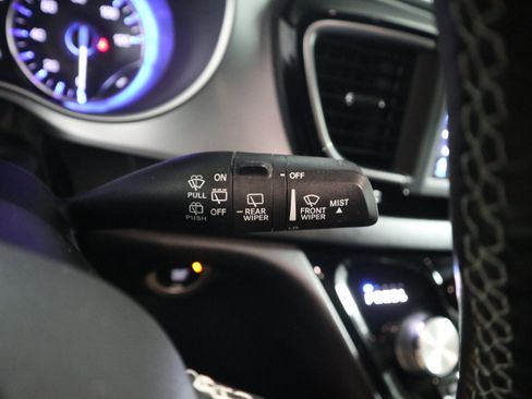 Used 2020 Chrysler Pacifica Touring w/ S Appearance Package image 26