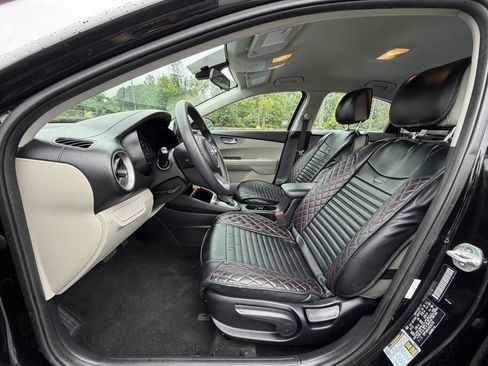 Used 2019 Kia Forte LXS FWD image 10