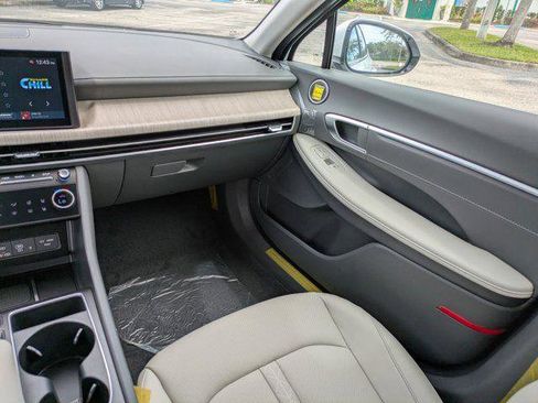 New 2025 Hyundai Sonata Limited image 12