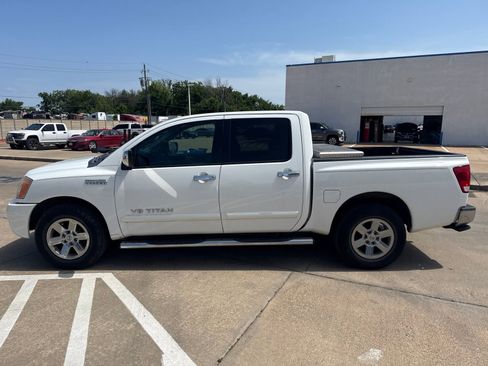 Used 2012 Nissan Titan SV w/ SV Value Truck Pkg RWD image 4