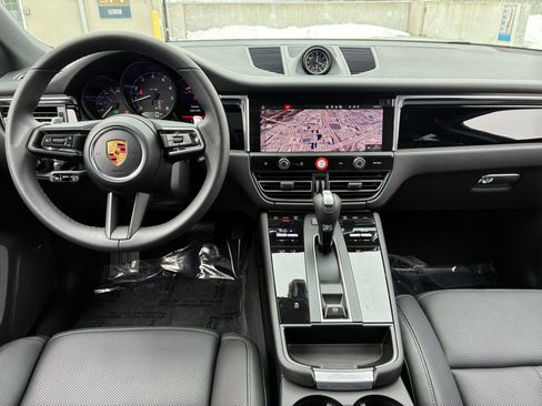 Certified 2026 Porsche Macan AWD/4WD image 14