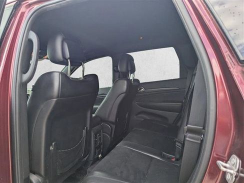 Used 2018 Jeep Grand Cherokee Altitude RWD image 13