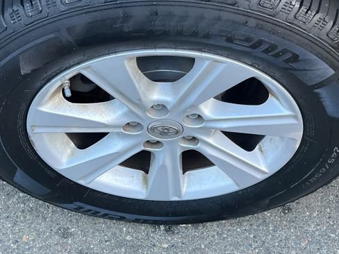 Used 2012 Toyota Highlander SE w/ Tow Pkg image 14