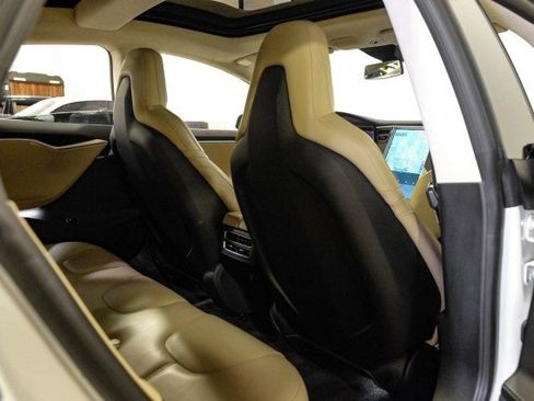 Used 2015 Tesla Model S 85D image 32