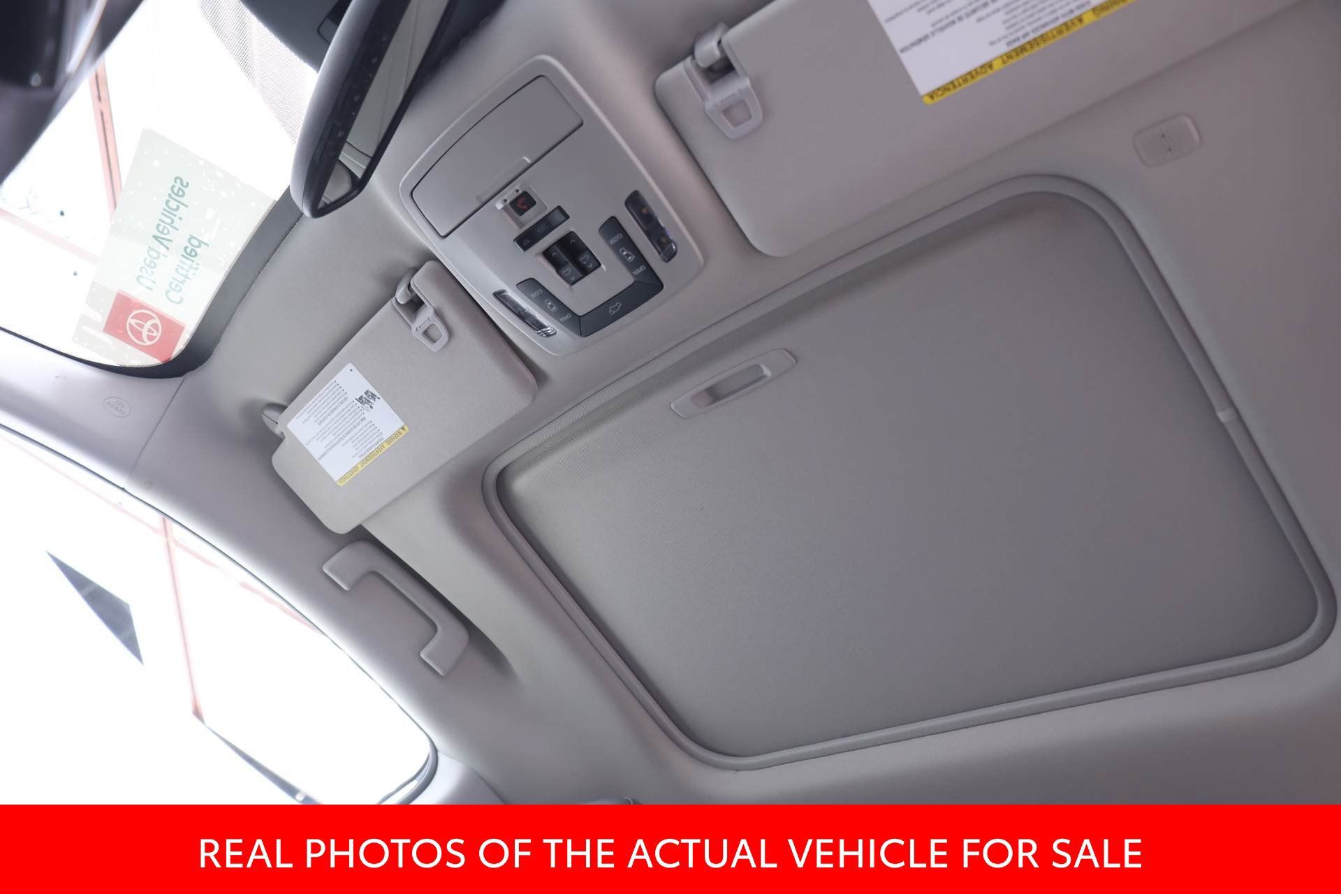 Used 2022 Toyota Sienna XLE FWD image 16