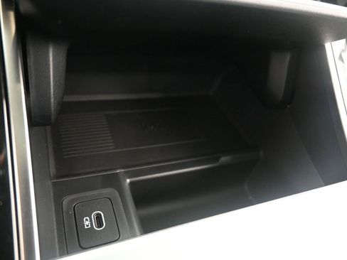 Used 2025 Land Rover Range Rover Velar S image 21