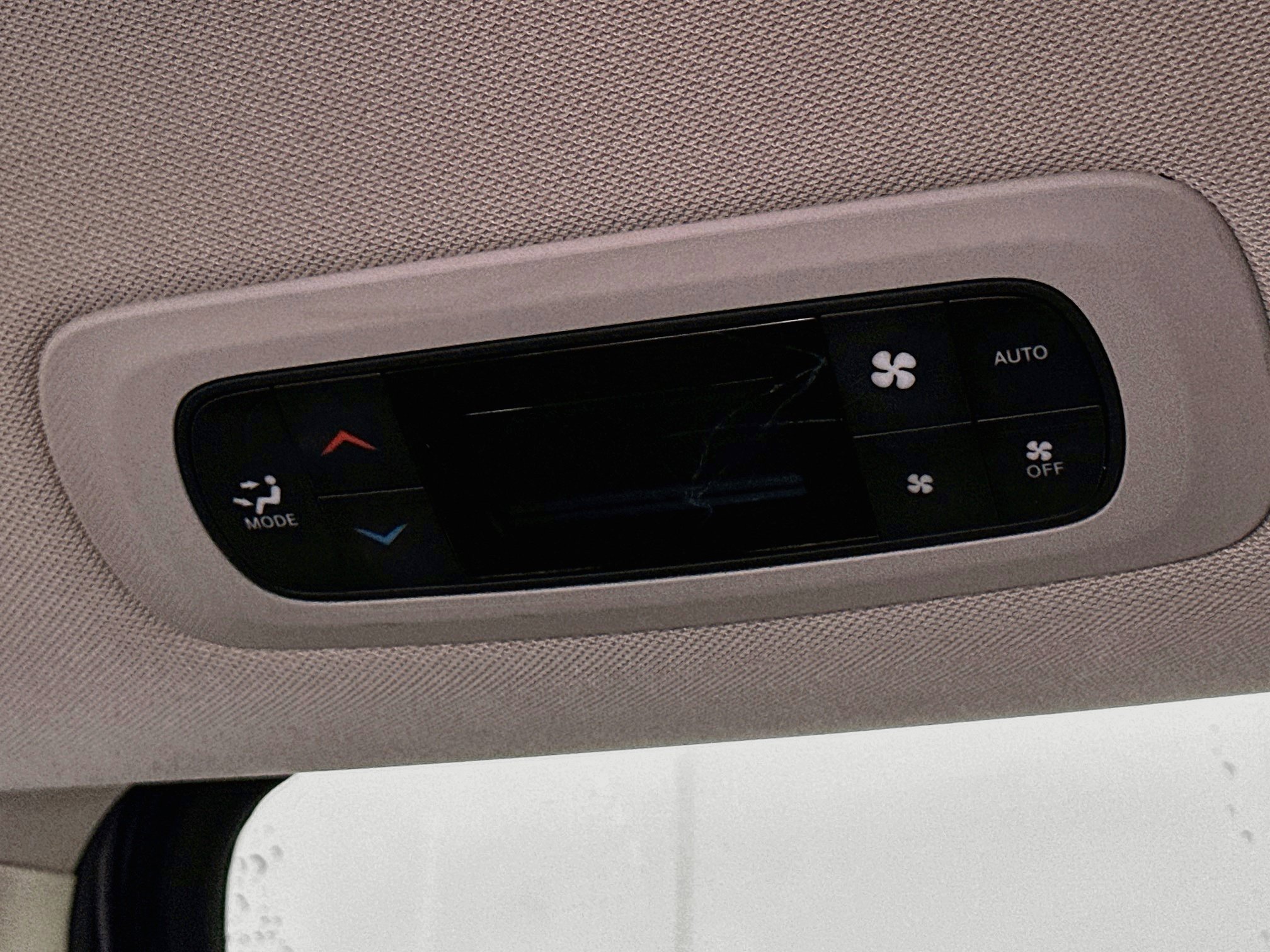Used 2023 Chrysler Pacifica Touring-L FWD image 25