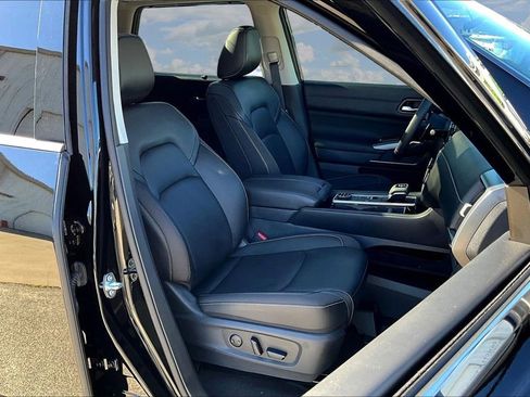Used 2025 Nissan Pathfinder SL w/ SL Premium Package AWD/4WD image 32