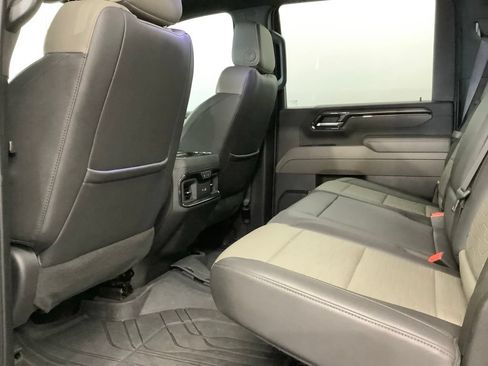 Used 2024 Chevrolet Silverado 2500 ZR2 w/ Technology Package AWD/4WD image 7