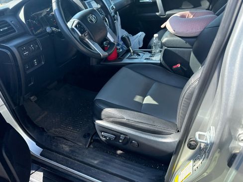 Used 2020 Toyota 4Runner SR5 Premium w/ Moonroof Package AWD/4WD image 8