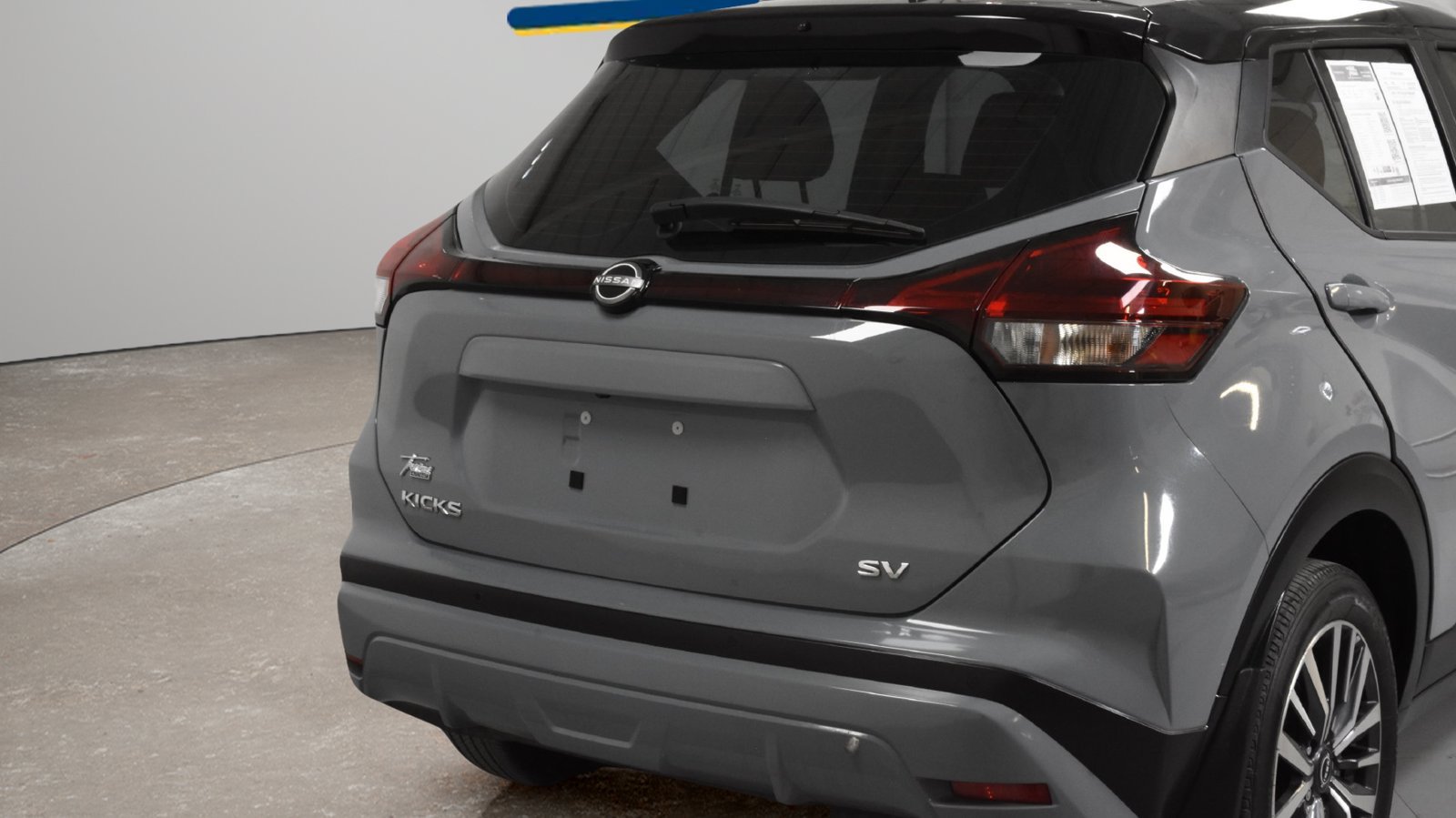 Used 2023 Nissan Kicks SV FWD image 3