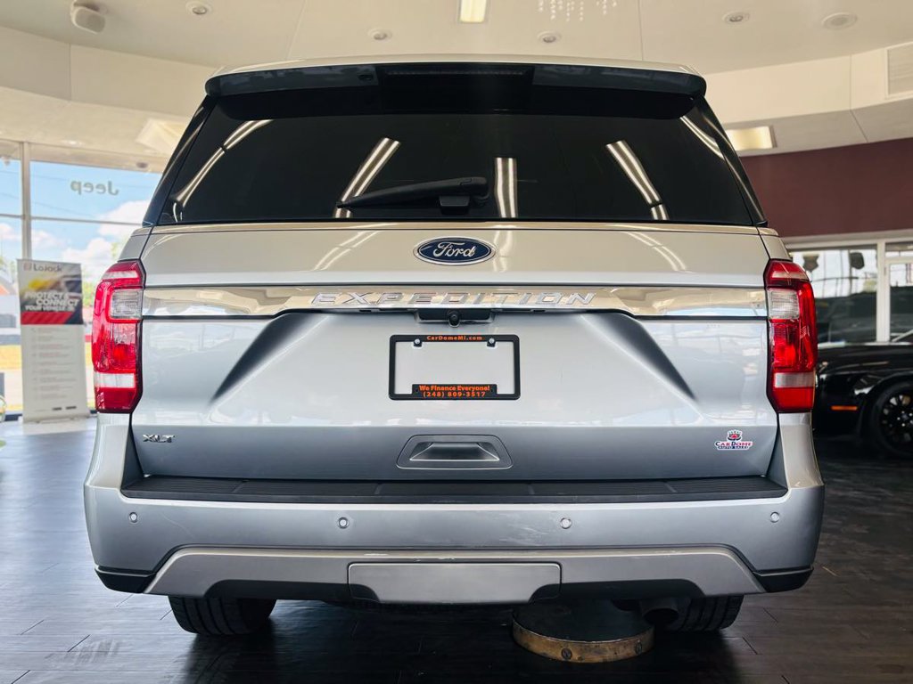 Used 2020 Ford Expedition XLT w/ Equipment Group 202A AWD/4WD image 10