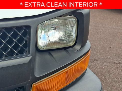 Used 2009 Chevrolet Express 3500 RWD image 9