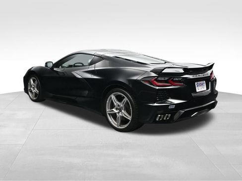 Used 2021 Chevrolet Corvette Stingray Coupe w/ Z51 Performance Package RWD image 3