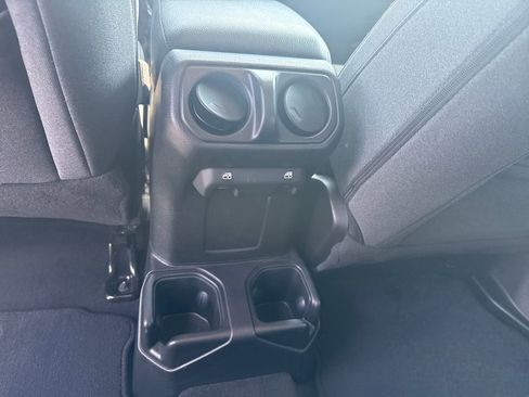 Used 2025 Jeep Wrangler Unlimited Sport AWD/4WD image 31