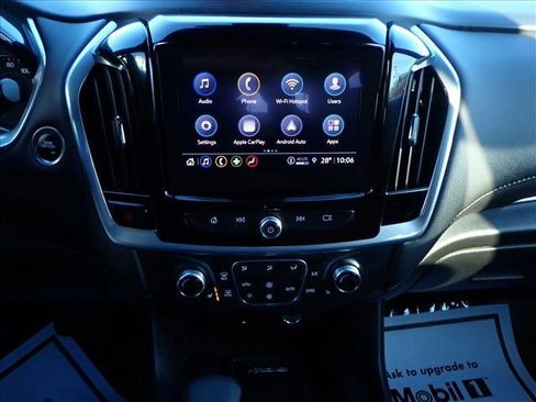 Used 2022 Chevrolet Traverse LT image 17