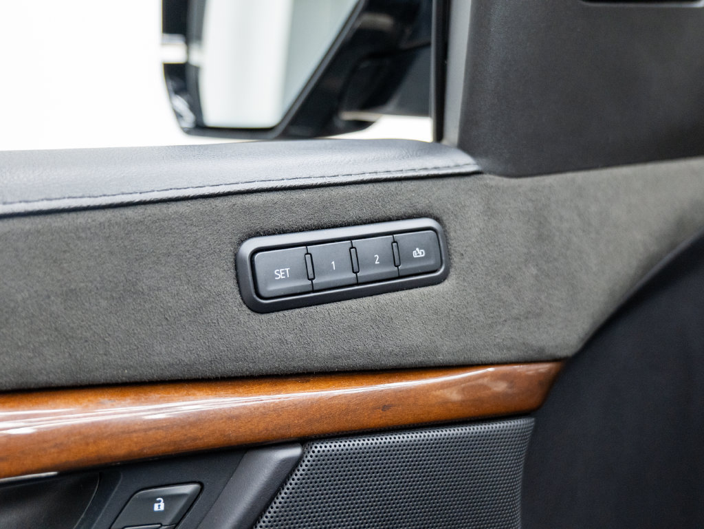 Used 2019 Cadillac Escalade Luxury AWD/4WD image 56