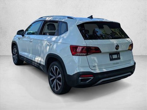 Used 2022 Volkswagen Taos SE FWD image 8
