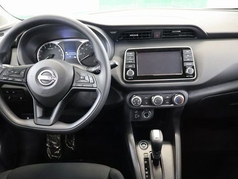 New 2025 Nissan Kicks Play S image 8