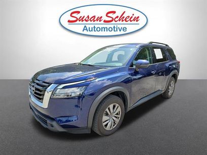 Used 2025 Nissan Pathfinder SV