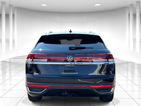 Certified 2024 Volkswagen Atlas Cross Sport SE AWD/4WD image 6