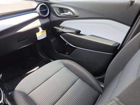 New 2026 Chevrolet Trax LT w/ Driver Confidence Package FWD image 17