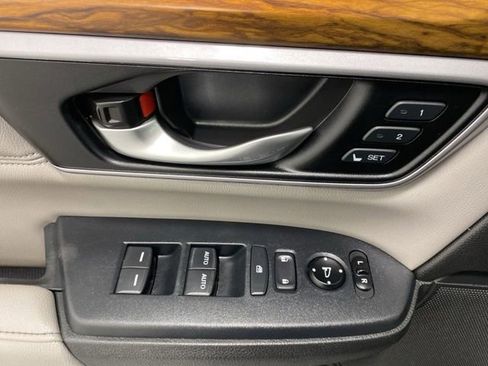 Used 2017 Honda CR-V Touring image 25