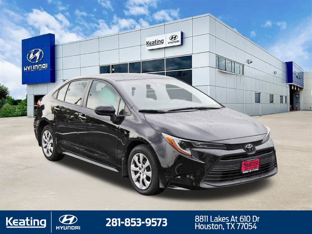 Used 2025 Toyota Corolla LE FWD image 3