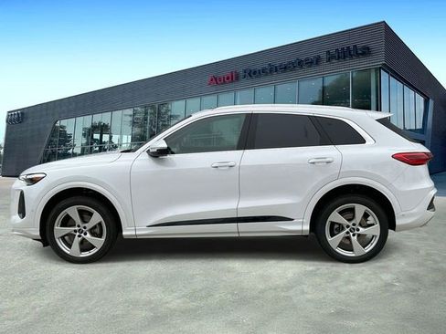 Certified 2025 Audi Q5 Premium Plus w/ Premium Plus AWD/4WD image 2