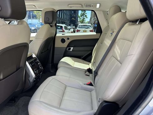Used 2019 Land Rover Range Rover Sport HSE AWD/4WD image 23