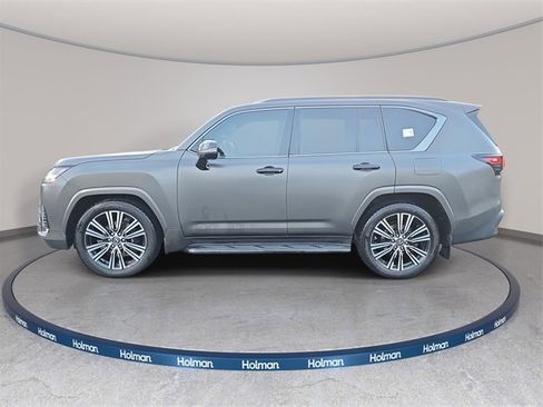Used 2024 Lexus LX 600 4WD w/ Luxury Package image 9