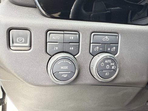 Used 2025 Chevrolet Silverado 1500 LT Trail Boss w/ Convenience Package II image 28