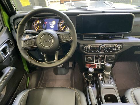 New 2025 Jeep Wrangler Unlimited Rubicon 392 image 18