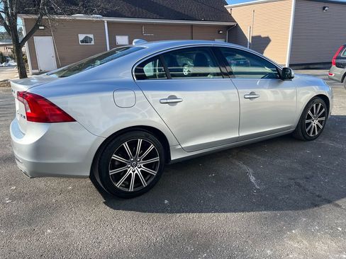 Used 2018 Volvo S60 T5 Inscription image 5