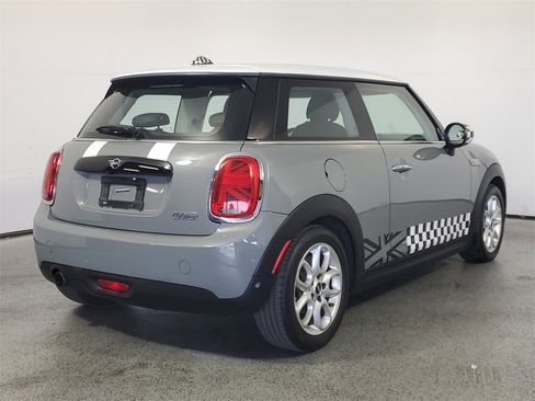 Used 2019 MINI Cooper 2-Door Hardtop image 6