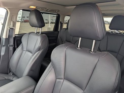 Certified 2022 Subaru Ascent Limited w/ Technology Package image 9