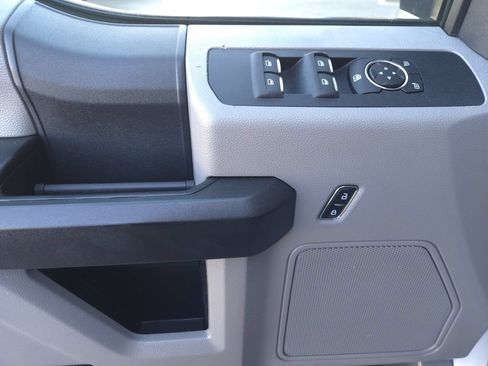 Used 2017 Ford F250 XL w/ Power Equipment Group AWD/4WD image 12