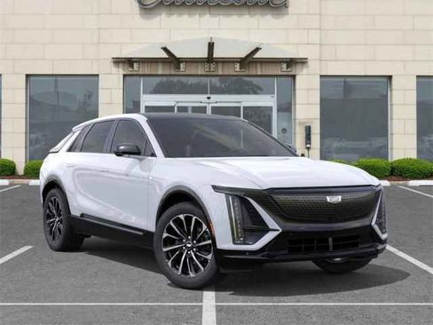New 2026 Cadillac Lyriq Sport image 7