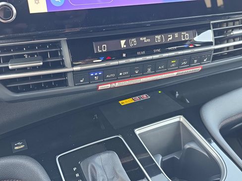 New 2026 Toyota Sienna Platinum AWD/4WD image 20