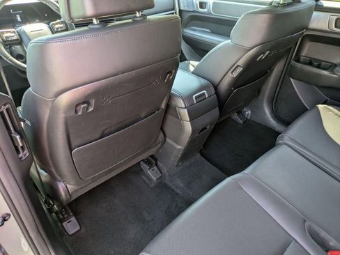 Used 2025 Hyundai Santa Fe SEL AWD/4WD image 25