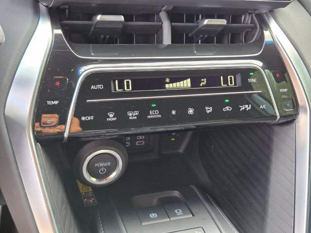 Used 2024 Toyota Venza Limited AWD/4WD image 32
