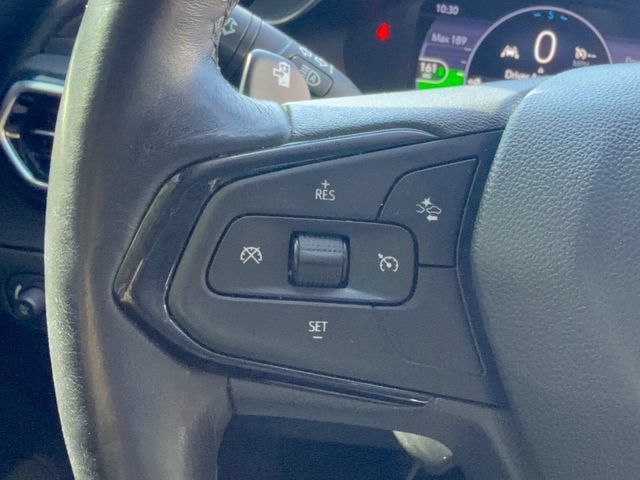 Used 2023 Chevrolet Bolt EUV LT w/ Convenience Package FWD image 17