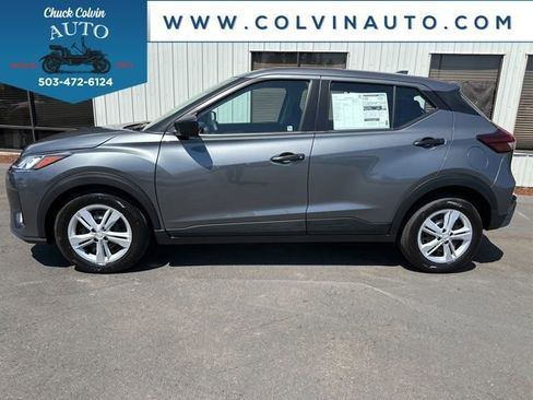 New 2025 Nissan Kicks Play S image 9