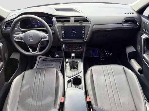 Used 2022 Volkswagen Tiguan SE image 15