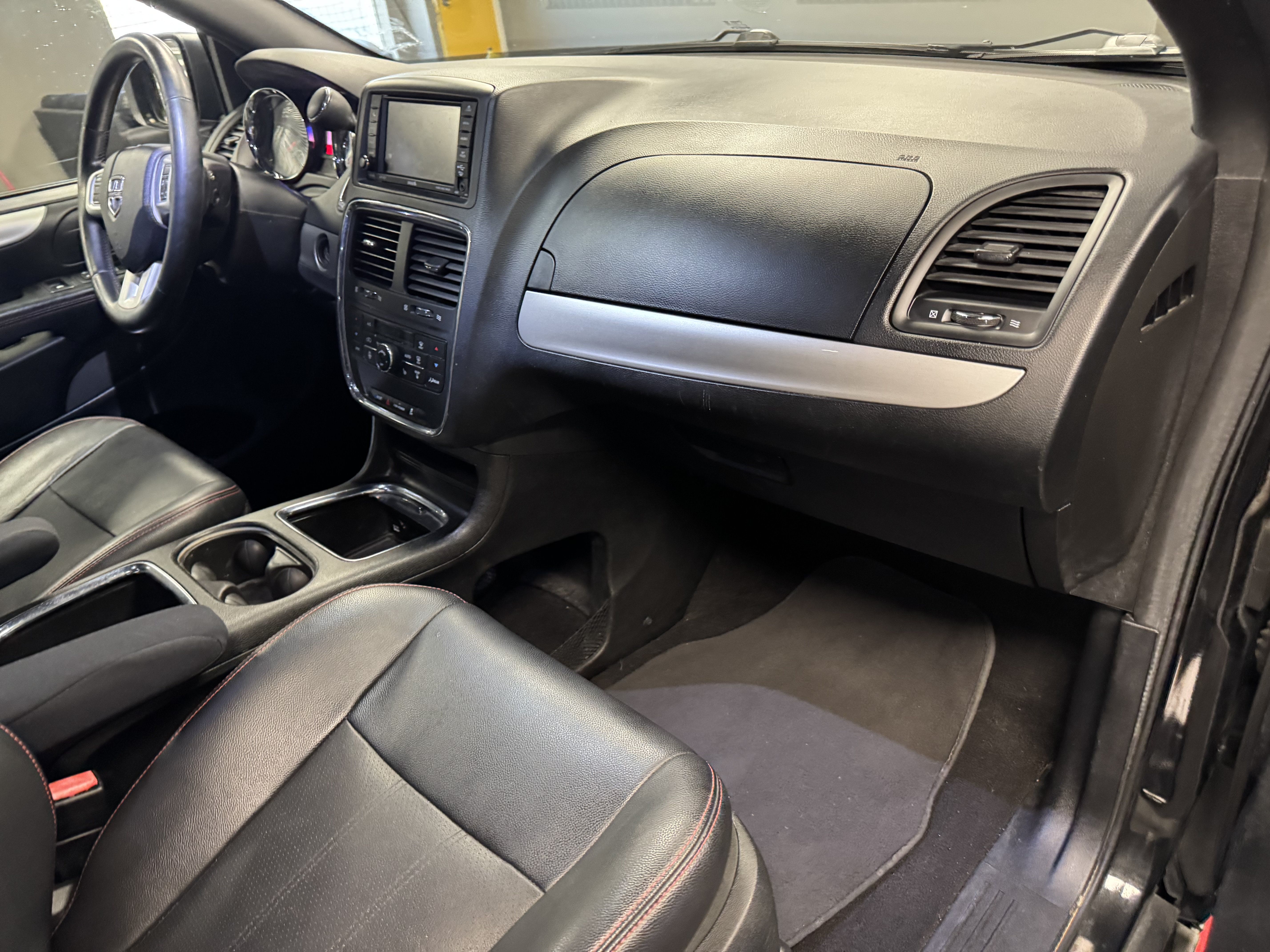 Used 2018 Dodge Grand Caravan GT FWD image 15